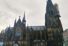 СМИ: неизвестный нарушил рождественское богослужение в Кельнском соборе