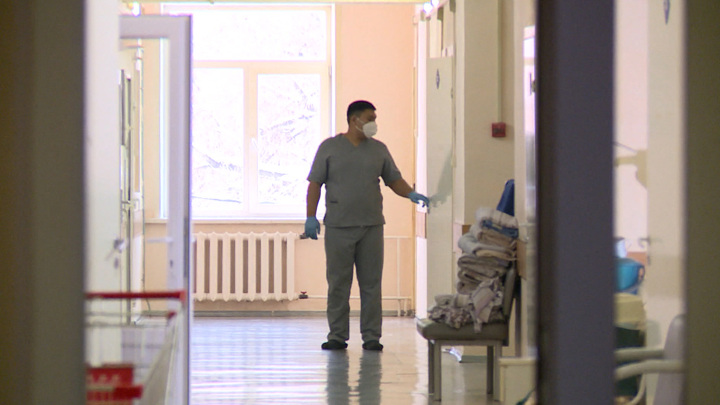 Свердловский минздрав: обратившийся к Путину уралец получает необходимое лечение — Новости на Вести.ru