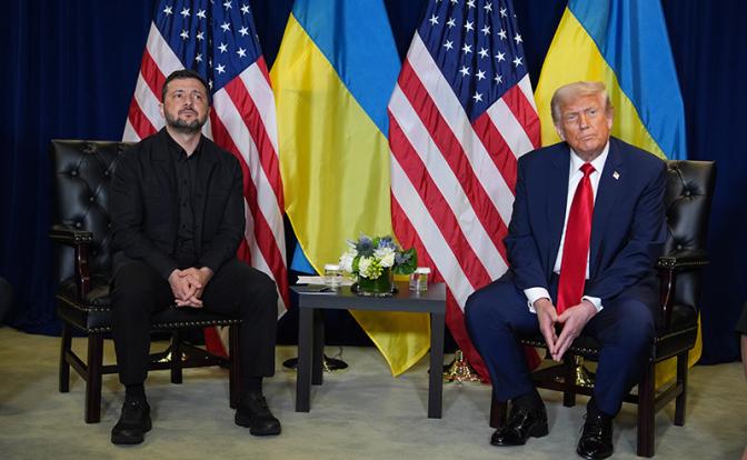 У Зеленского нет своих карт — играет американскими, но они крапленые