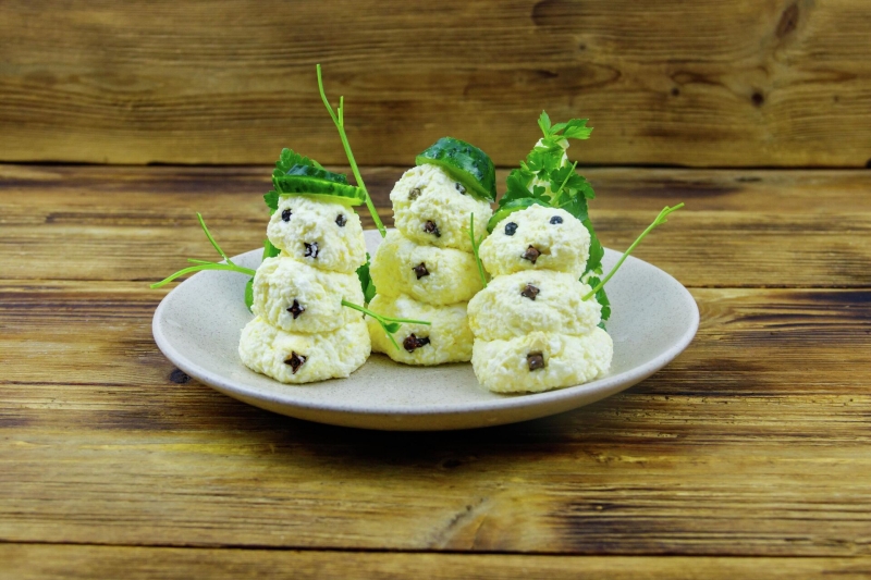 Закуски на Новый год 2026: лучшие рецепты для года Красной Огненной Лошади