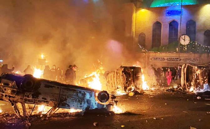 Бунт в Иране: Убит бригадный генерал, Тегеран хоронит своих силовиков и стреляет на поражение