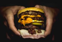 Диетолог: здоровому человеку можно есть фастфуд 1-2 раза в месяц — Новости на Вести.ru