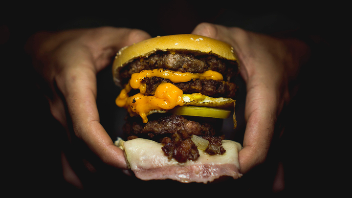 Диетолог: здоровому человеку можно есть фастфуд 1-2 раза в месяц — Новости на Вести.ru