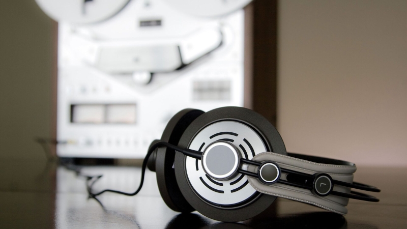 Экс-аналитик ЦРУ рассказал, как избежать слежки