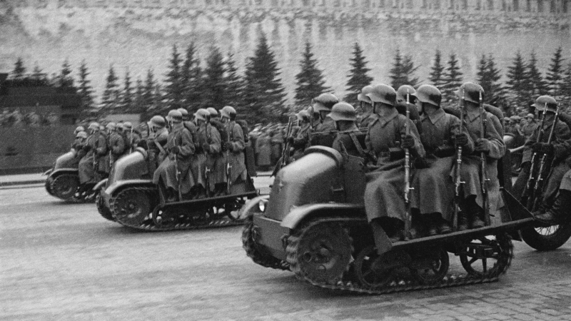 Экс-помощница Байдена обвинила Голливуд в навязывании стереотипов о России