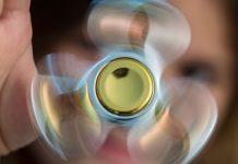 Эстония разработала набор для избавления от суицидальных мыслей у подростков — Новости на Вести.ru