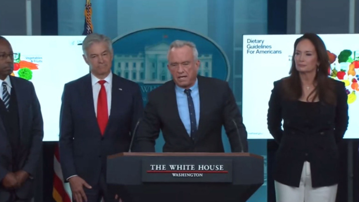 Глава Минздрава США назвал способ навредить американской армии - Новости на Вести.ru