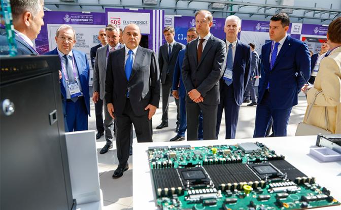 Гонка за нанометрами: Главными Электрониками России, пусть и микро, Путин назначил Мантурова и Фурсенко