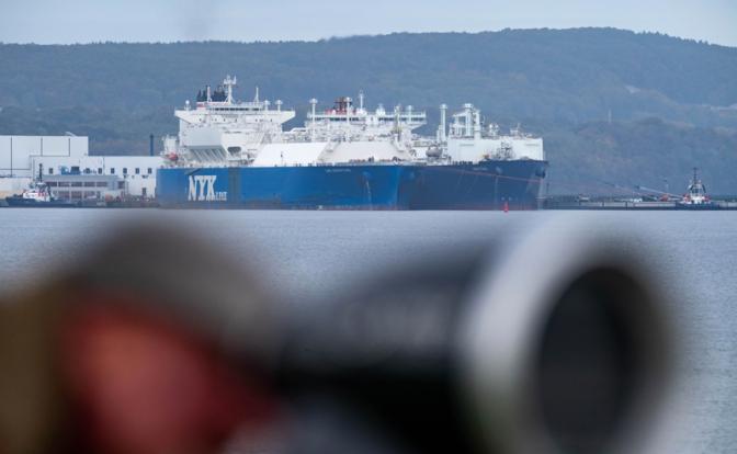 Гренландский ужас Европы: Трамп перекроет Европе &laquo;СПГ-вентиль&raquo;, и&nbsp;ЕС придется просить газ у Путина