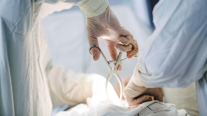 Кузбасские врачи спасли пациента с 50-сантиметровым тромбом — Новости на Вести.ru