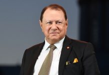 Mash: президенту «Ленкома» Марку Варшаверу удалили опухоль — Новости на Вести.ru