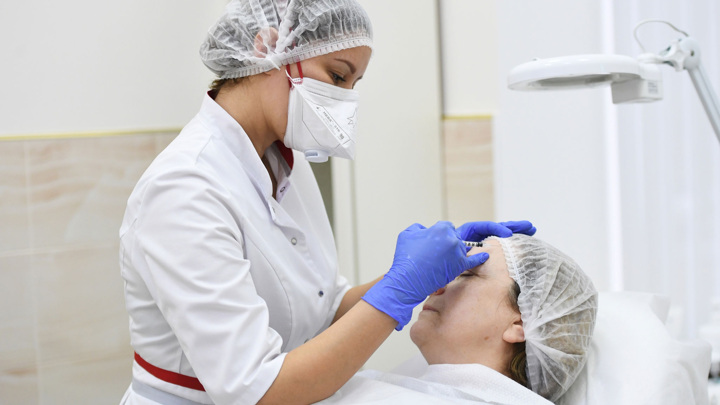 Медэксперт Левашова: в косметологии слово "врач" не может быть опущено - Новости на Вести.ru