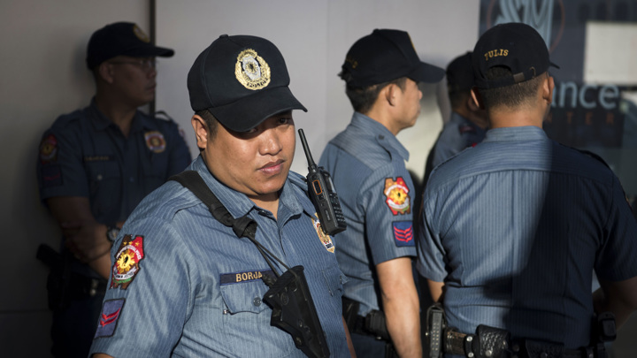 На Филиппинах задержан россиянин, угрожавший распространять ВИЧ-инфекцию - Новости на Вести.ru