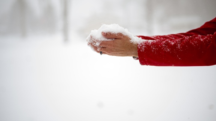 Обморожение и переохлаждение: признаки, степени, первая помощь, что нельзя делать, профилактика и лечение
