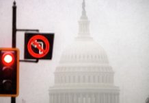 Сенат США договорился о финансировании правительства, передает CBS