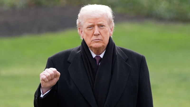 Трамп в пятницу заслушает брифинг по разведке