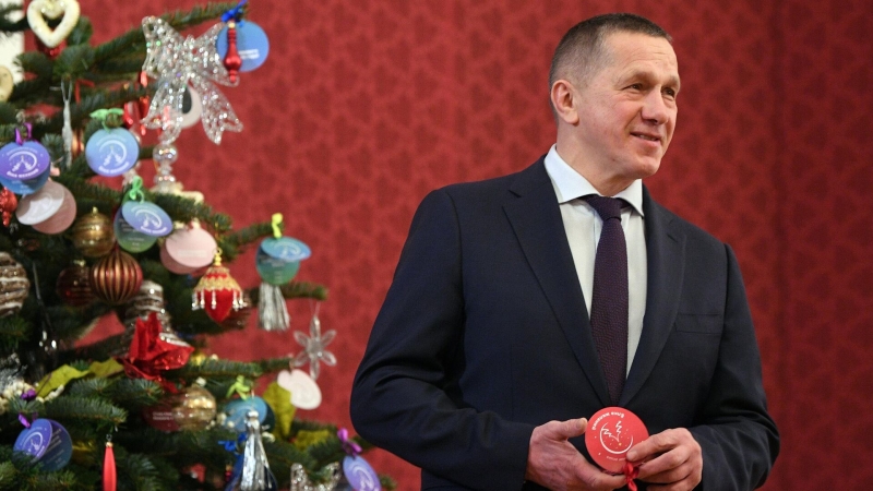 Трутнев исполнил новогодние желания брата и сестры из ДНР