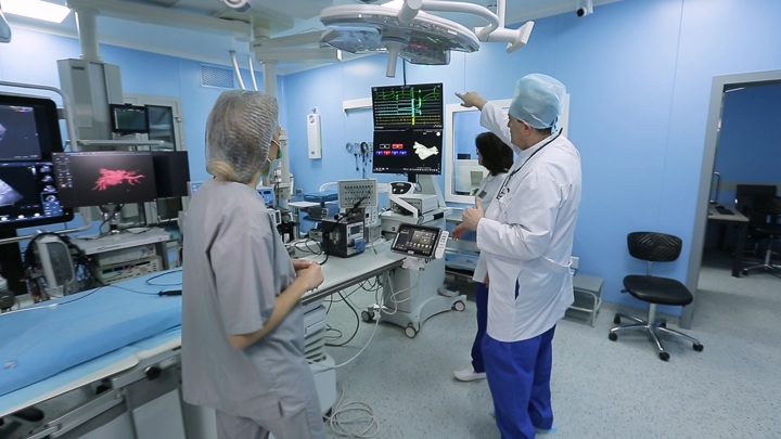 В НМИЦ им. Вишневского 40% операций на сердце выполняют на оборудовании из РФ - Новости на Вести.ru
