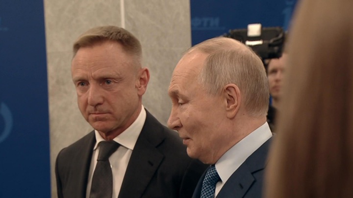 Владимиру Путину в МФТИ рассказали про гонконгский грипп - Новости на Вести.ru