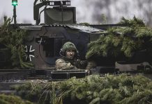 Берлин очень хочет войны с Россией, но без своего участия на поле боя