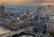 Экс-посол Британии в США вышел из Лейбористской партии