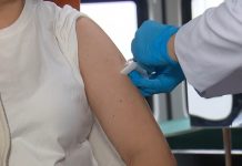 Эксперт Ершов: в России нет необходимости в применении вакцины от оспы обезьян — Новости на Вести.ru