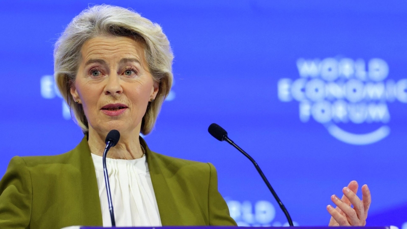 Фон дер Ляйен провела переговоры с Макроном