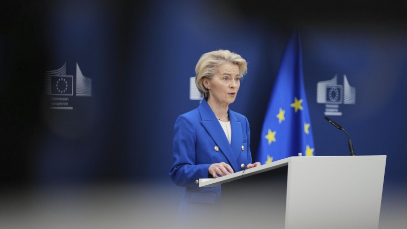 Фон дер Ляйен провела переговоры с Макроном