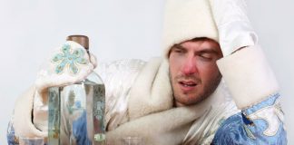 Нарколог Холдин: потребление алкоголя в мороз увеличивает риск переохлаждения — Новости на Вести.ru