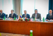 Переговоры в Абу-Даби: Трамп попросил Зеленского помолчать. Путин с ним согласился