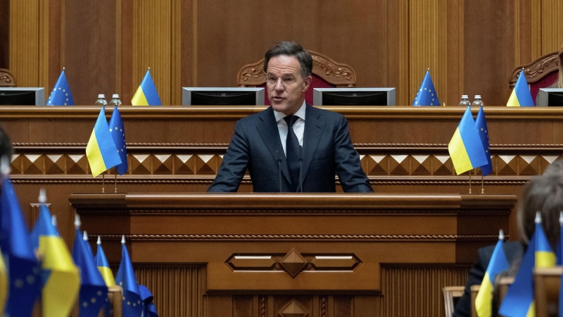 Рютте хочет затягивать конфликт с Россией руками украинцев, заявил Миронов