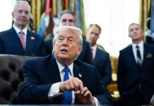 Соединенные Штаты Всея Америки: «Шутки Дональда» дурно пахнут для самих США, а соседей вообще вгоняют в обморок