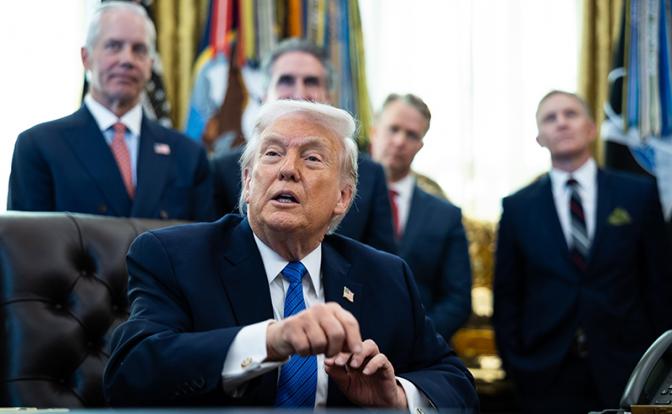 Соединенные Штаты Всея Америки: «Шутки Дональда» дурно пахнут для самих США, а соседей вообще вгоняют в обморок